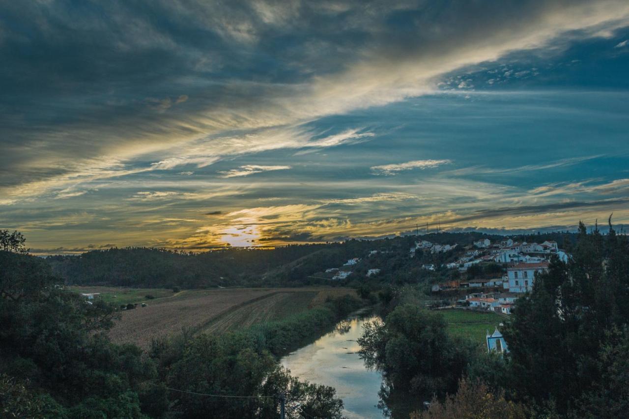 Romantic Riverside Retreat Одемира Экстерьер фото