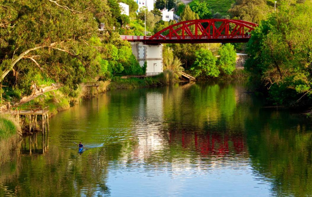 Romantic Riverside Retreat Одемира Экстерьер фото